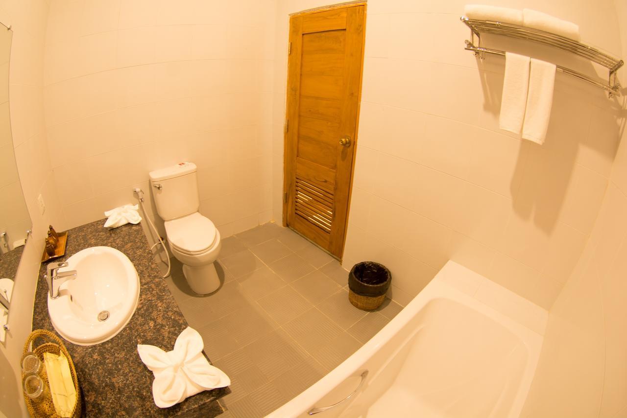 Westay @ Bagan Lotus Hotel ภายนอก รูปภาพ