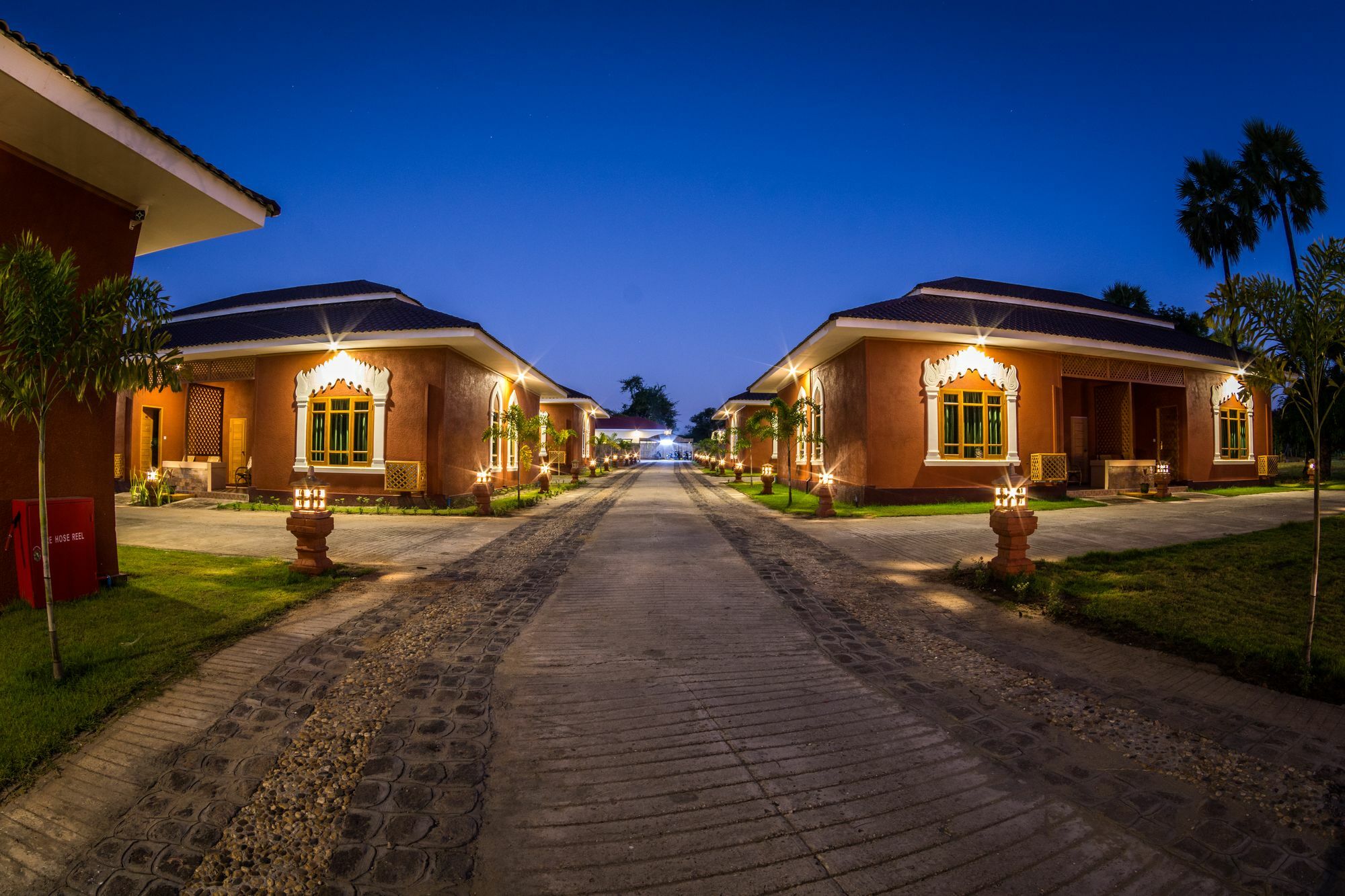 Westay @ Bagan Lotus Hotel ภายนอก รูปภาพ